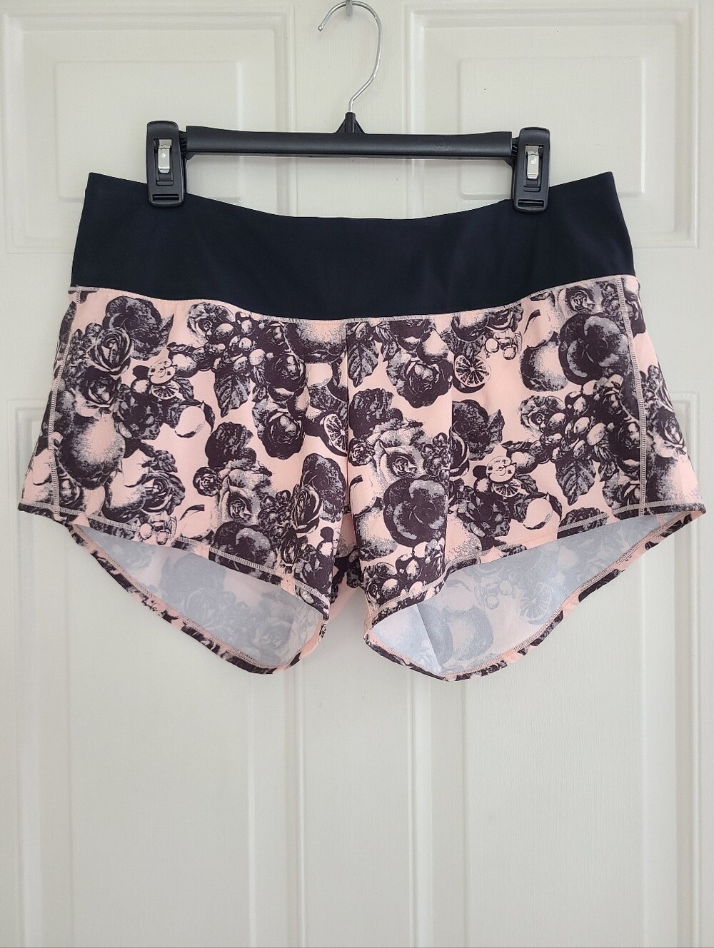 Oiselle Women's Mac Roga Running Shorts Size 8 Built in Brief 4" Rose Floral
